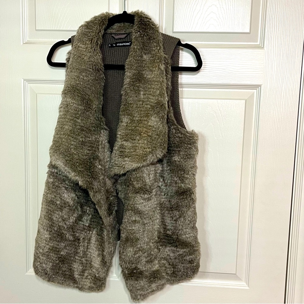 Maurice’s soft faux fur beige vest plus size 0